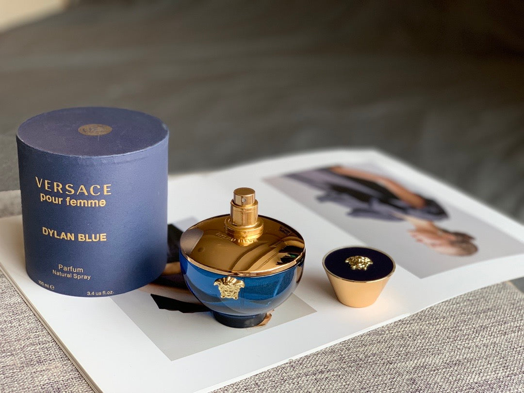 VERSACE Pour Femme Dylan Blue