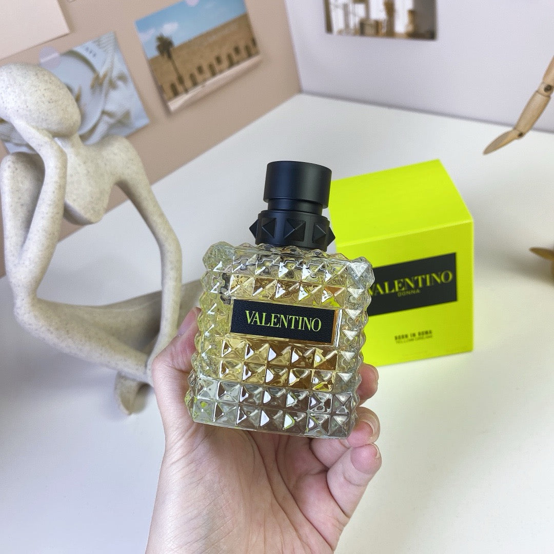 VALENTINO DONNA Born In Roma Yellow Dream